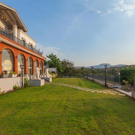 Bellevue Palace By Stayvista - Lavish Abode With A Pool, Landscaped Lawn, Gazebo & Adventure Activities Nashik Exterior foto