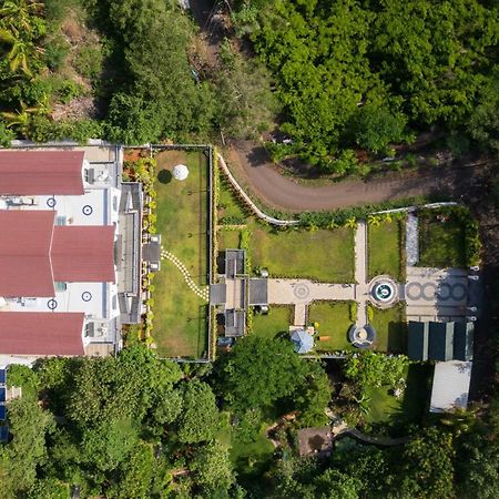 Bellevue Palace By Stayvista - Lavish Abode With A Pool, Landscaped Lawn, Gazebo & Adventure Activities Nashik Exterior foto