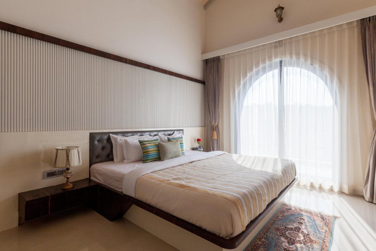 Bellevue Palace By Stayvista - Lavish Abode With A Pool, Landscaped Lawn, Gazebo & Adventure Activities Nashik Exterior foto