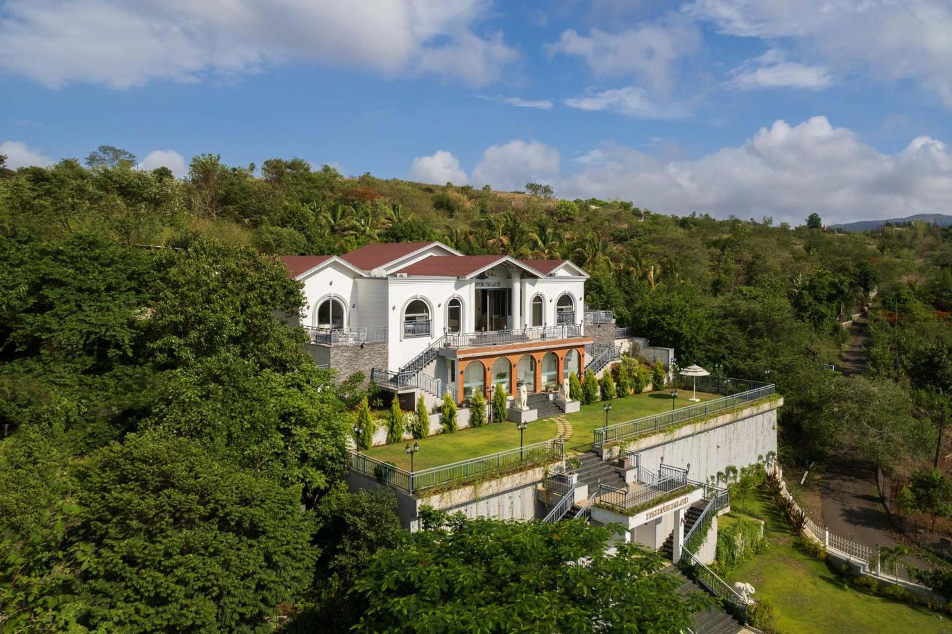 Bellevue Palace By Stayvista - Lavish Abode With A Pool, Landscaped Lawn, Gazebo & Adventure Activities Nashik Exterior foto